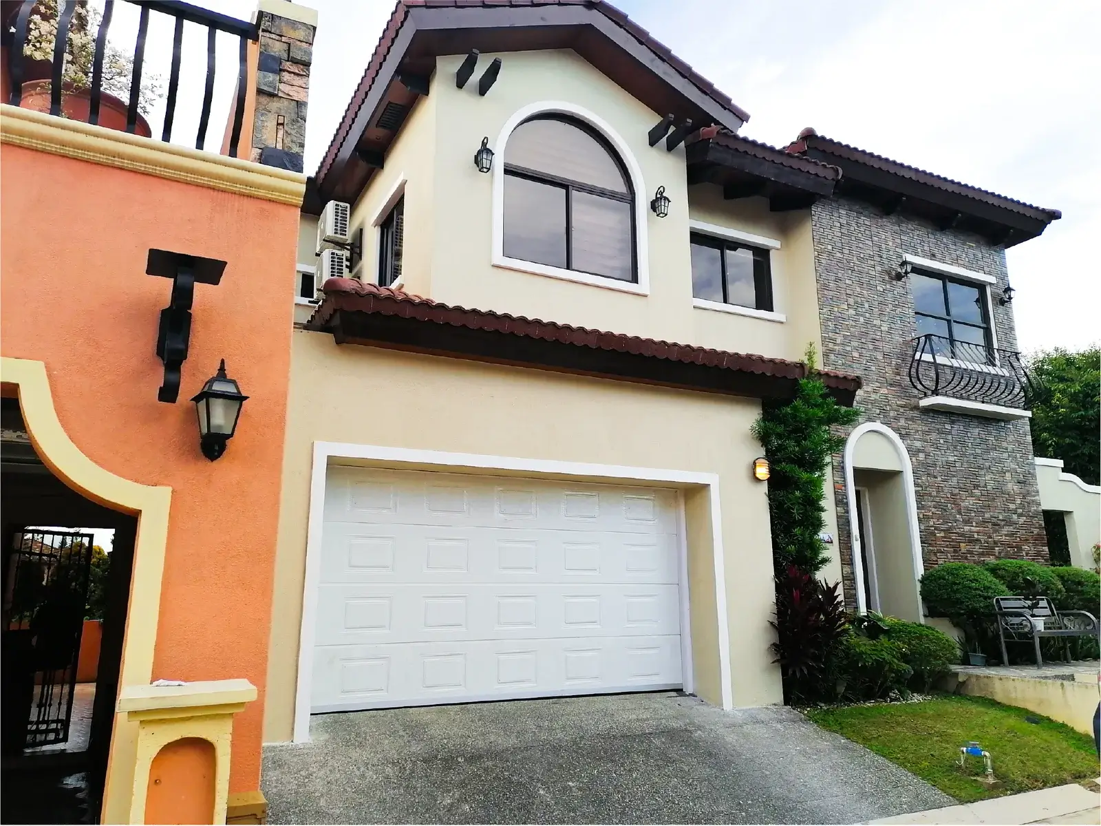 sectional-garage-door
